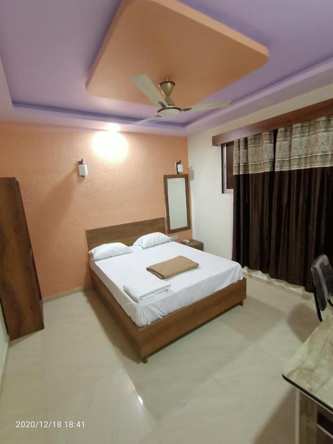Hotel Riviera Residency Thane Zewnętrze zdjęcie