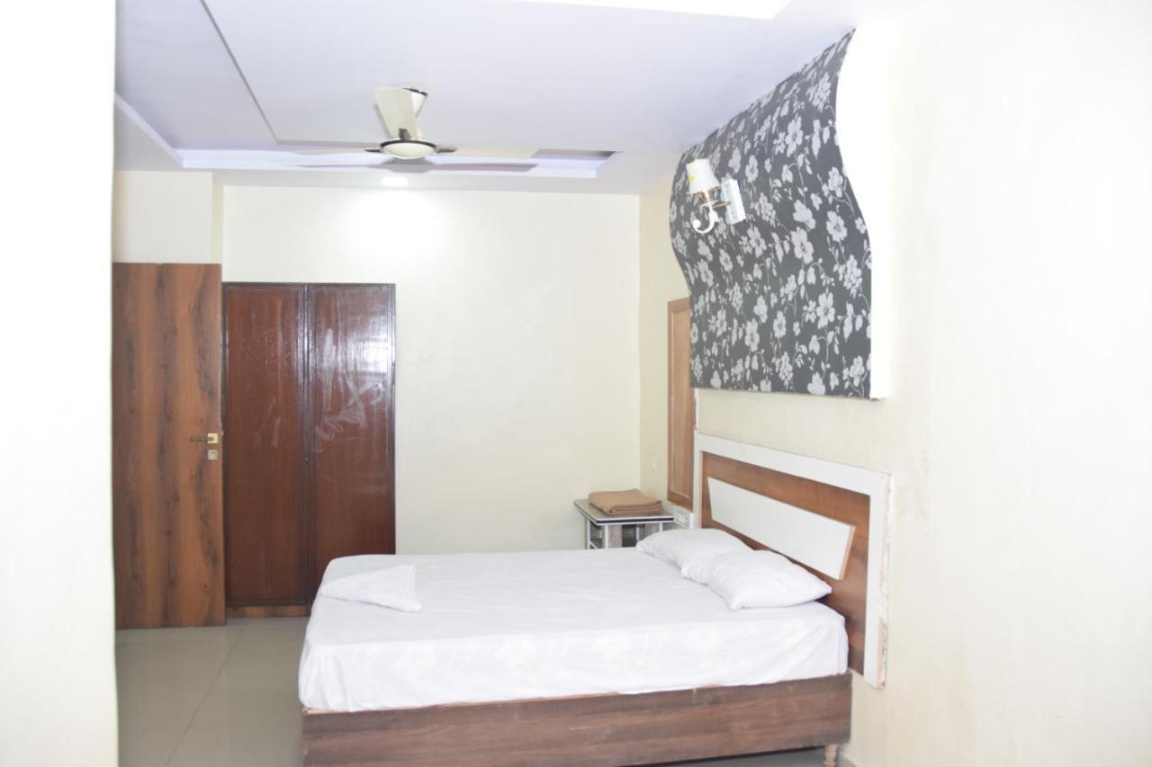 Hotel Riviera Residency Thane Zewnętrze zdjęcie