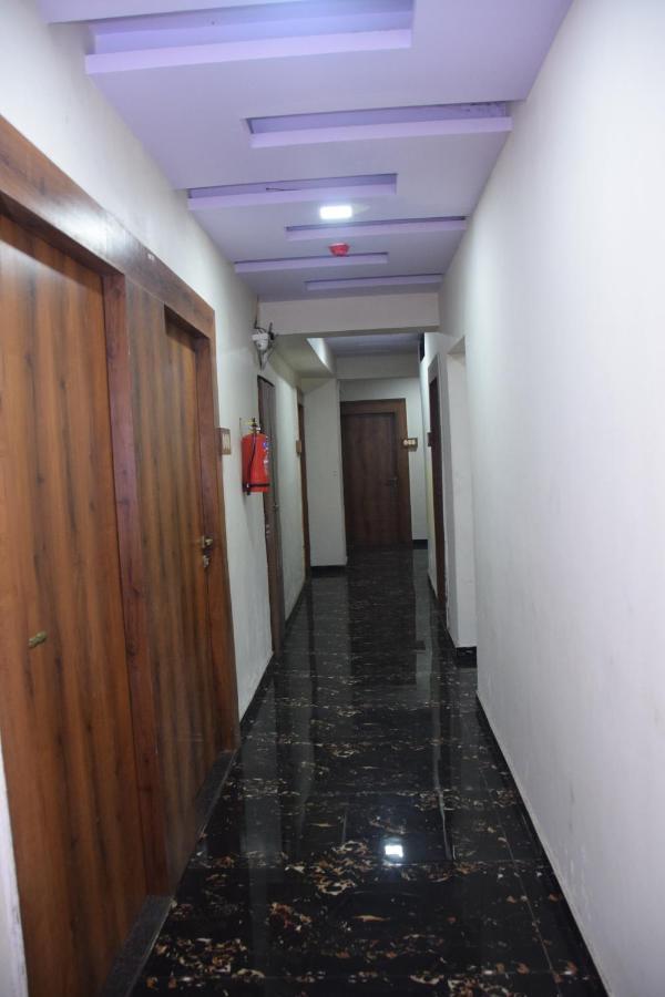 Hotel Riviera Residency Thane Zewnętrze zdjęcie