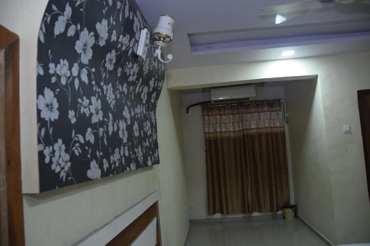Hotel Riviera Residency Thane Zewnętrze zdjęcie