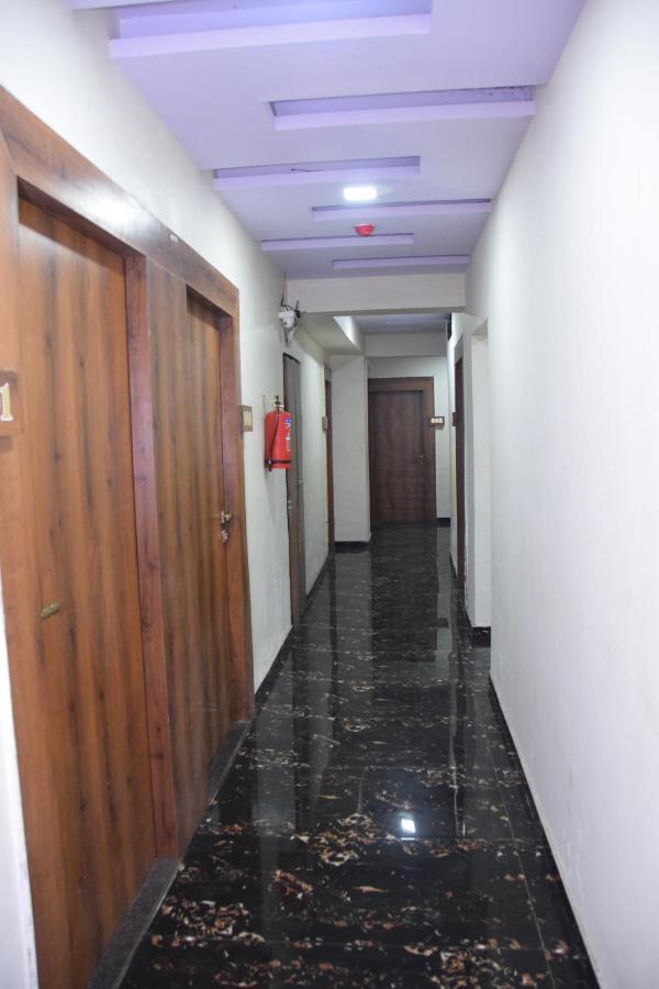 Hotel Riviera Residency Thane Zewnętrze zdjęcie