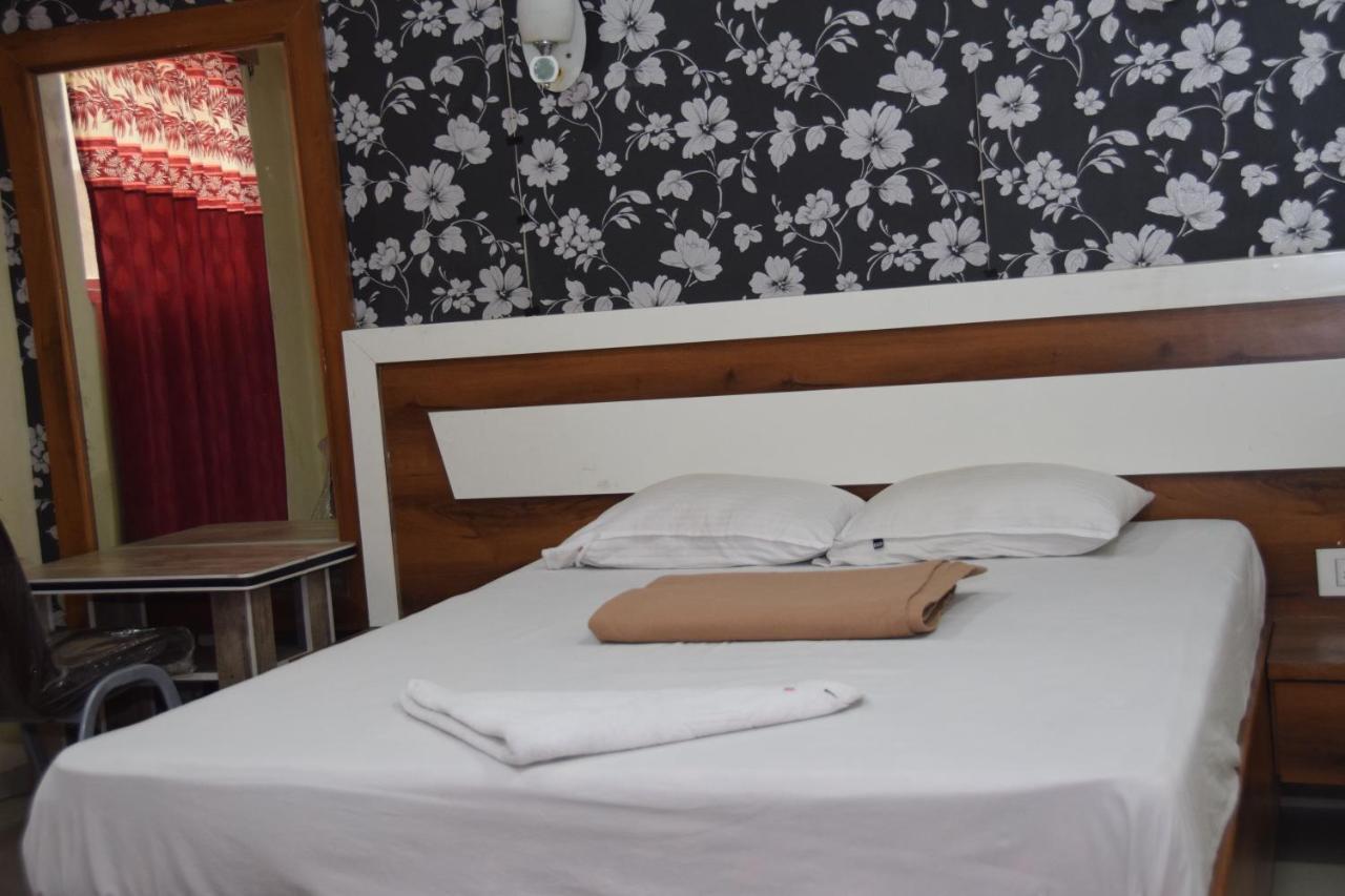 Hotel Riviera Residency Thane Zewnętrze zdjęcie