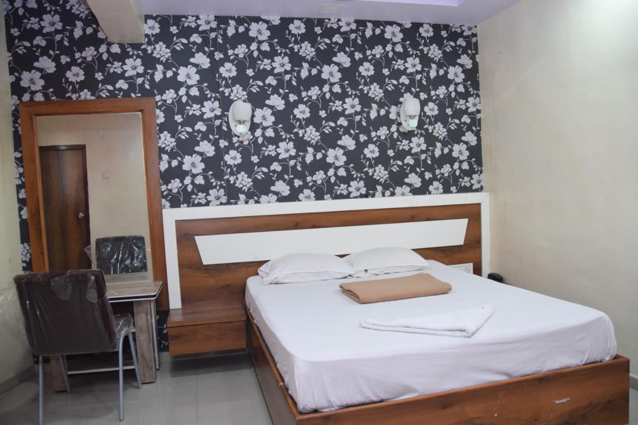 Hotel Riviera Residency Thane Zewnętrze zdjęcie